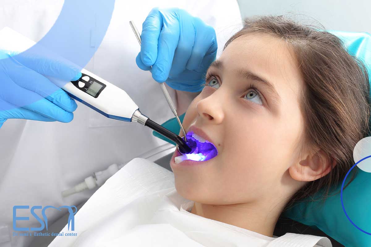 اگر دندان شیری که قرار است کشیده شود، کشیده نشود چه اتفاقی می افتد؟